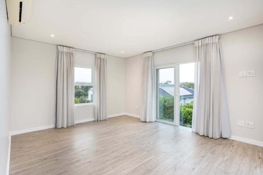 To Let 4 Bedroom Property for Rent in Val De Vie Estate Western Cape